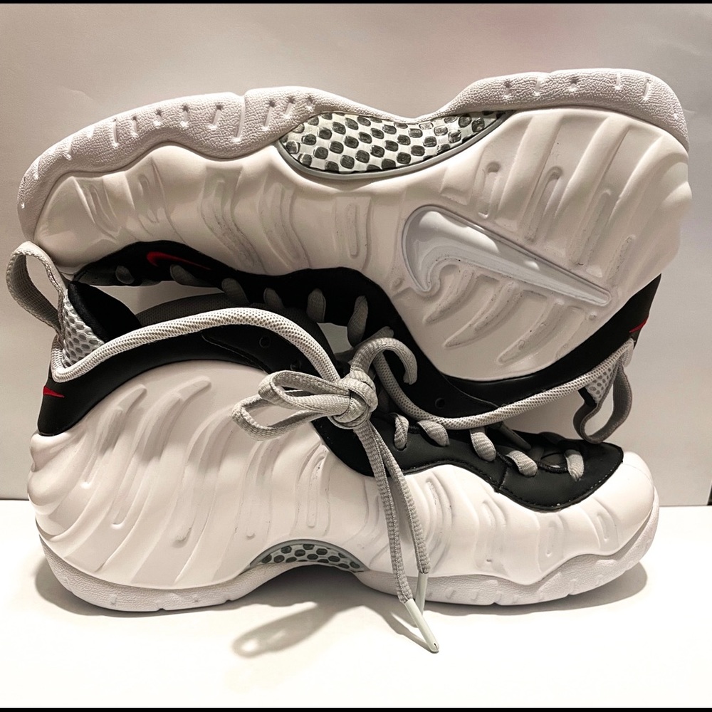 Nike white foamposits